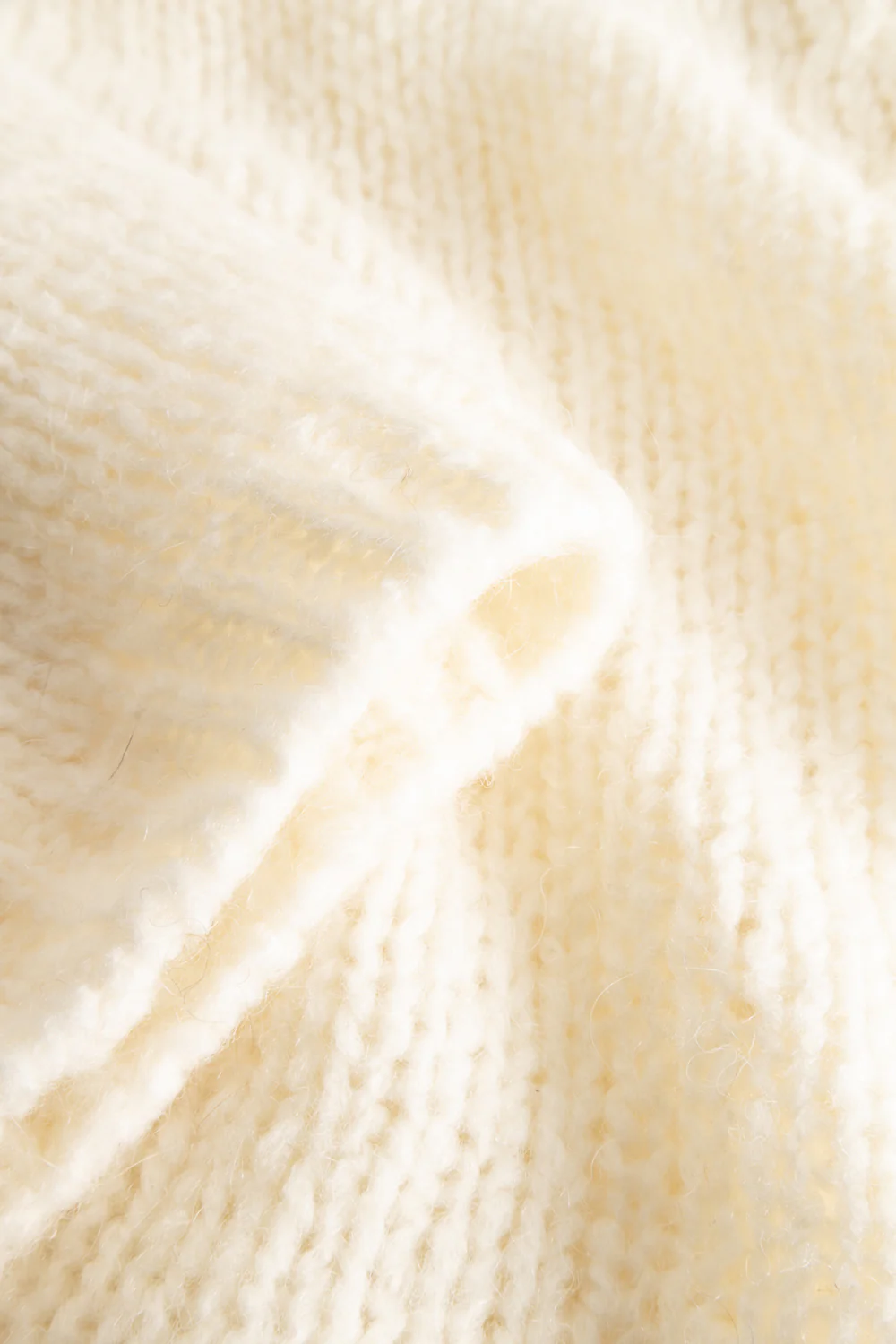 Fora Knit Cardigan White - Image 4