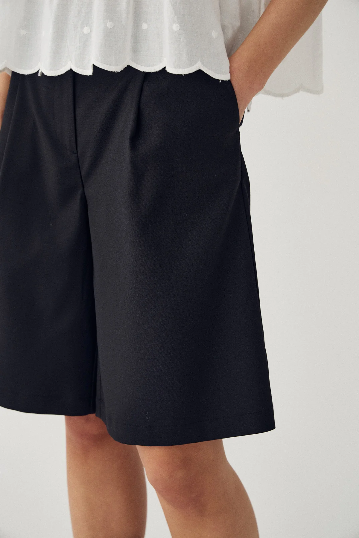 Kaziana Shorts Black - Image 4