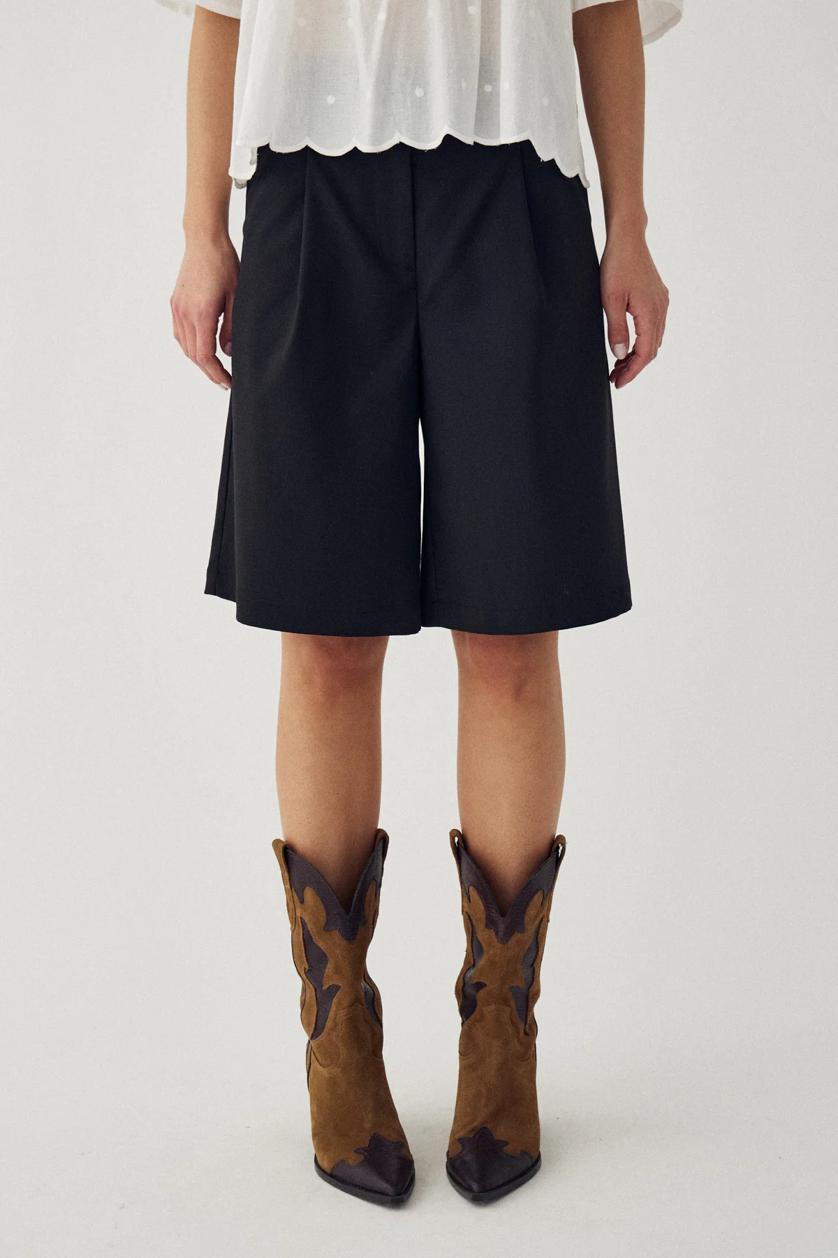Kaziana Shorts Black - Image 6