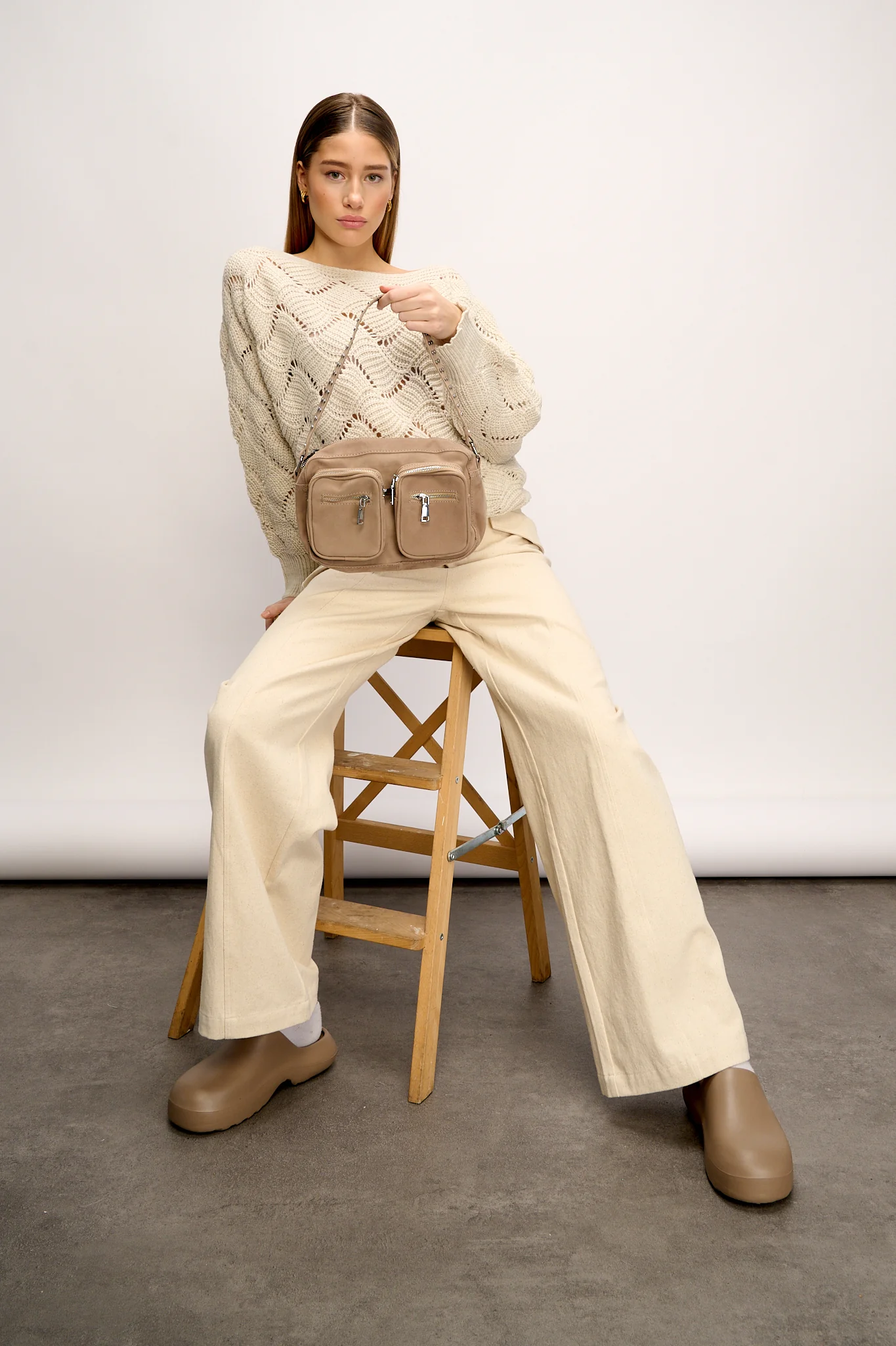 Kendra Taske Taupe Taupe - Image 7