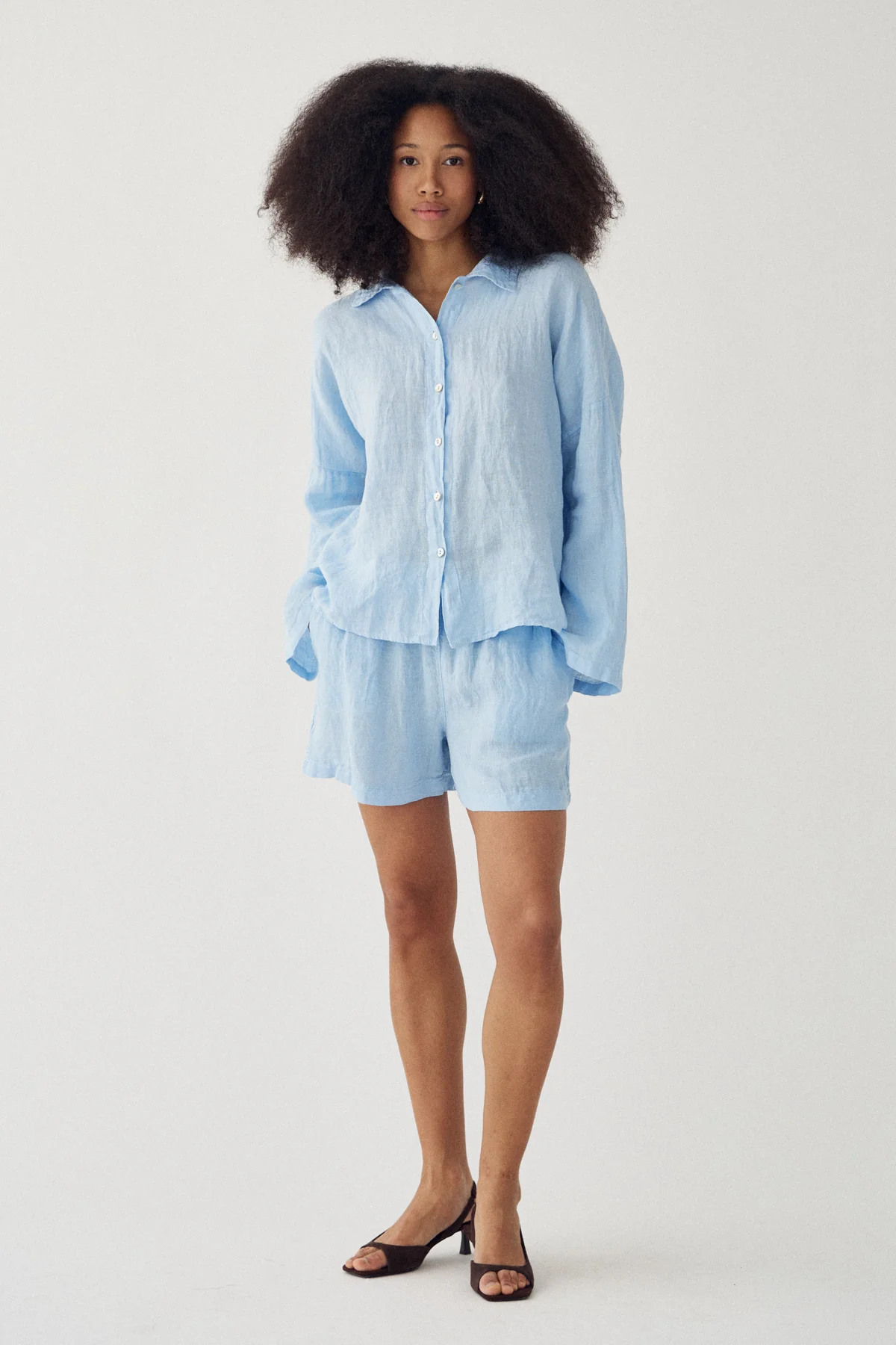 Layne Linen Shorts Light Blue - Image 3